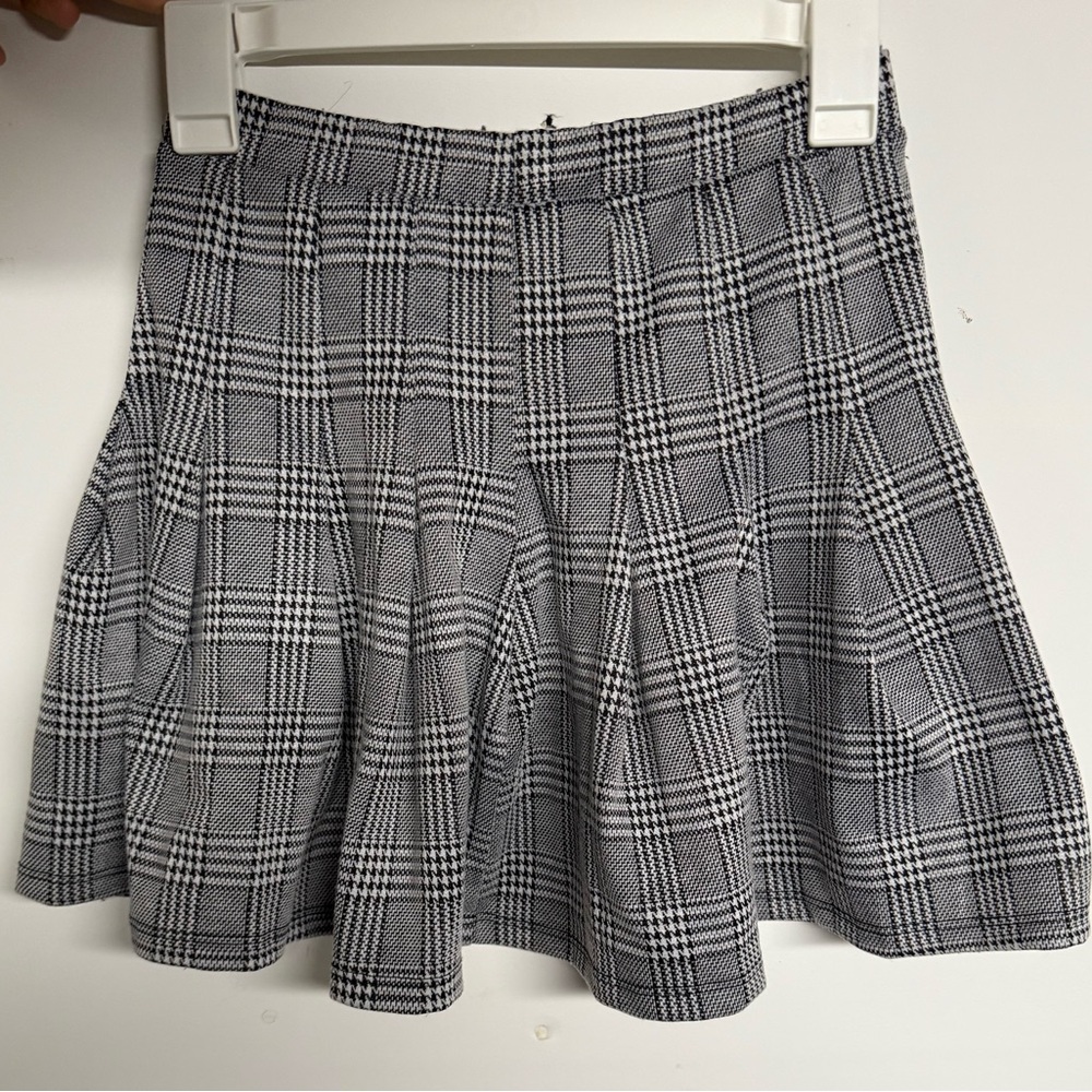 Black and White Skater Mini Skirt with Pleats